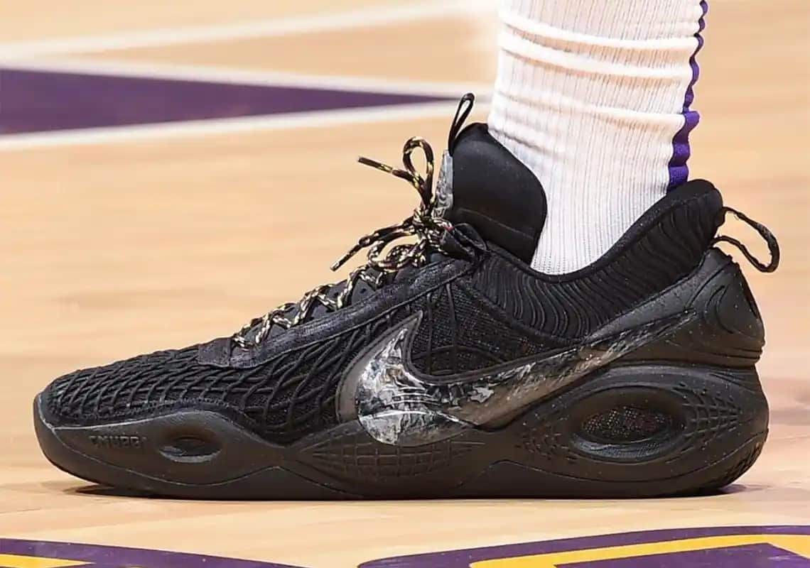Nike Cosmic Unity: Sürdürülebilir Malzemelerle Yüksek Performans Sunan Basketbol Ayakkabısı