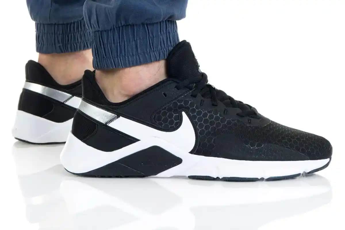 Nike CQ9356 Spor Ayakkabısı: Modern Tasarım ve Yüksek Performansın Buluşması