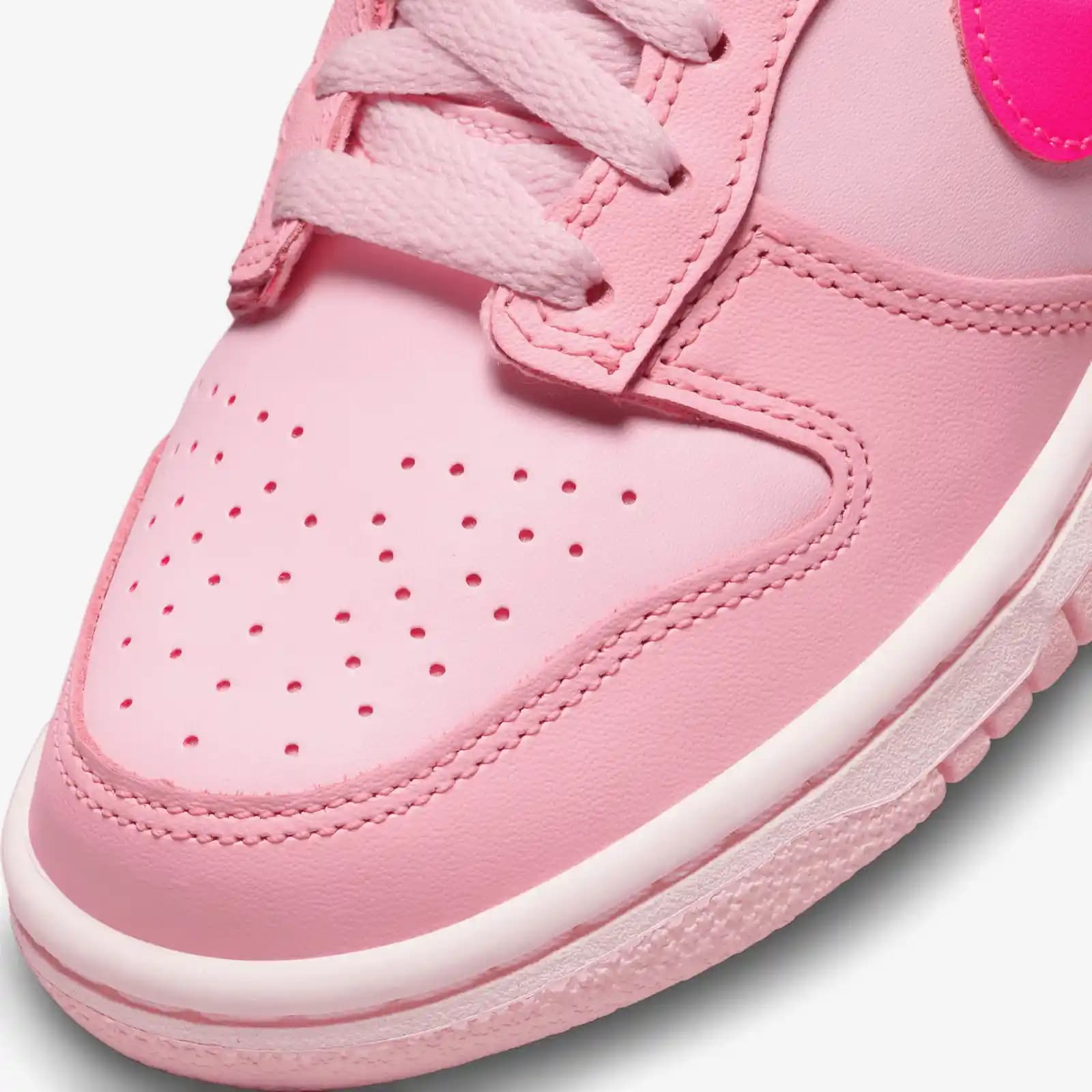 Nike Dunk Low Pembe Modelleriyle Güncel Trendleri Yakalayın ve Şıklığa Adım Atın
