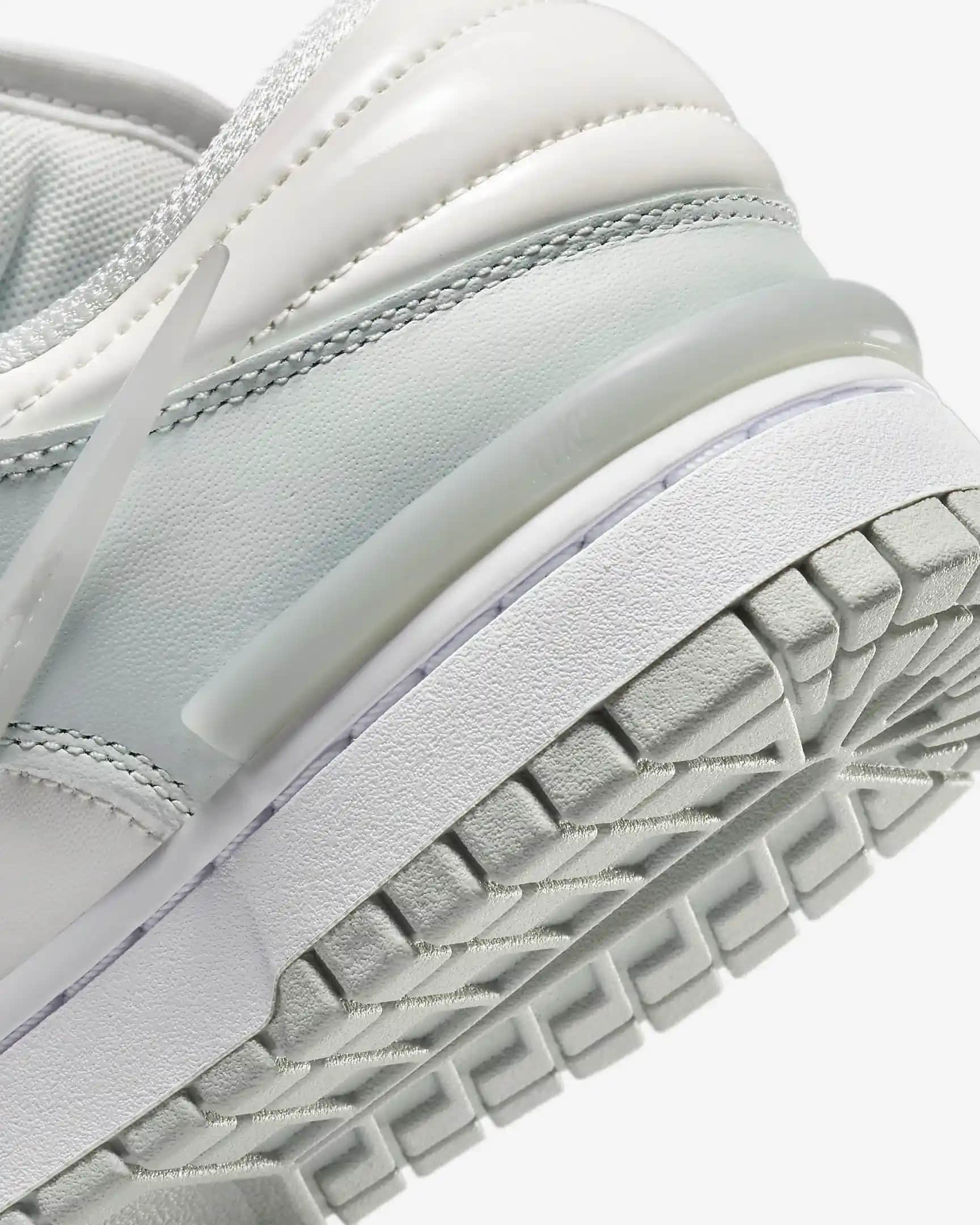 Nike Dunk Low Twist: Modern Tasarım ve Konfor Sunan Yenilikçi Sneaker Modeli