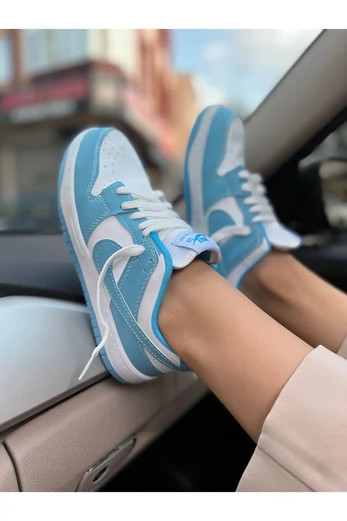 Nike Dunk Mavi: Günlük Şıklık ve Konfor Sunan Spor Ayakkabı Seçenekleri