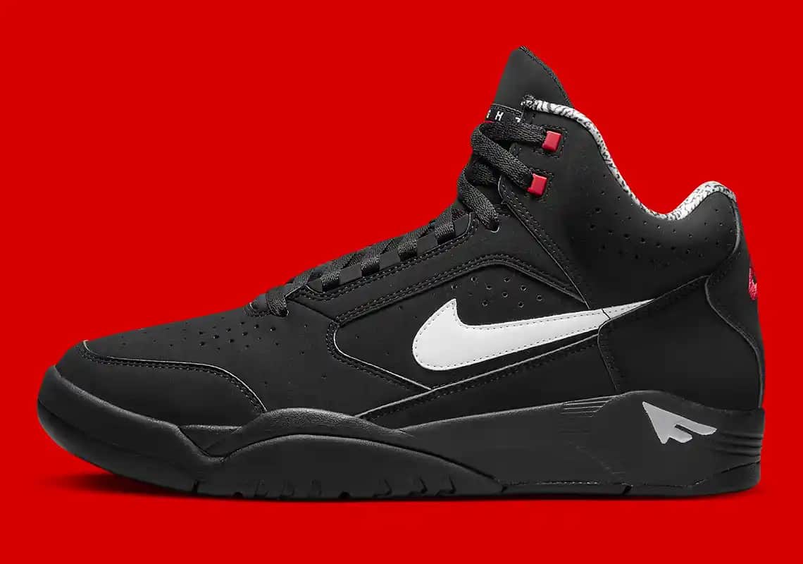 Nike Flight Koleksiyonu: Performans ve Şıklığın Modern Buluşması