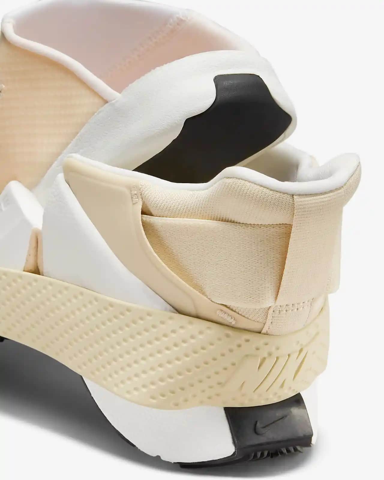 Nike FlyEase Teknolojisiyle Ayakkabıda Yenilik ve Erişilebilirlik Sağlanıyor