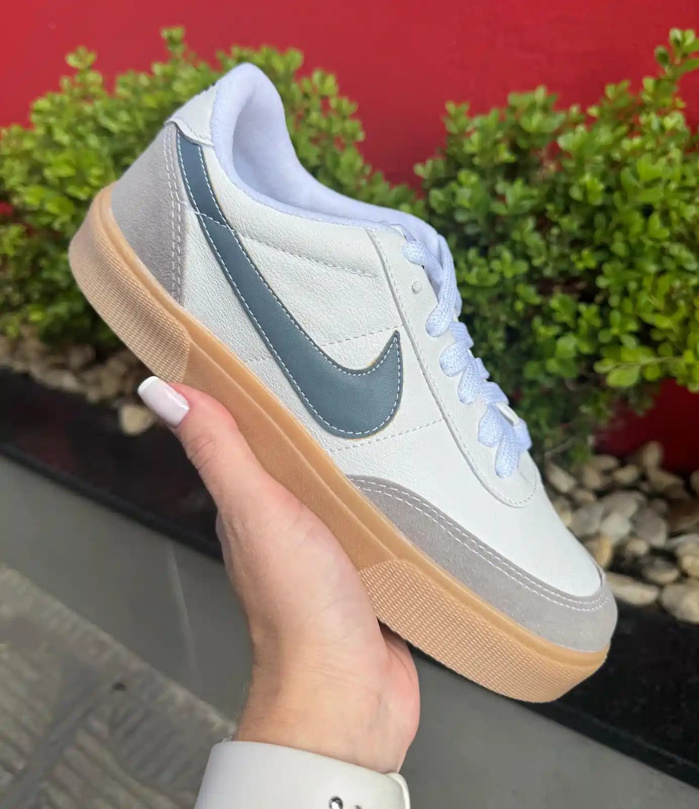 Nike Grand Court: Modern Tasarımı ve Üstün Konforuyla Günlük Spor Ayakkabı Seçenekleri