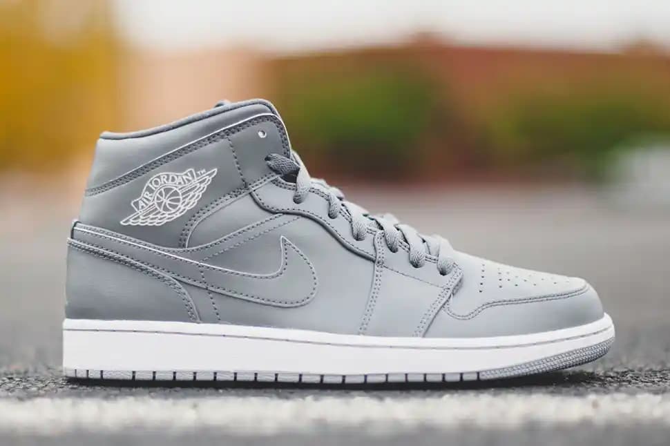 Nike Gri Jordan Ayakkabıları: Şıklık ve Performansı Bir Arada Sunan Modeller