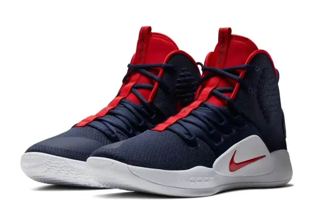 Nike Hyperdunk X Spor ve Günlük Hayatta Performans ve Şıklık Sunan Ayakkabı