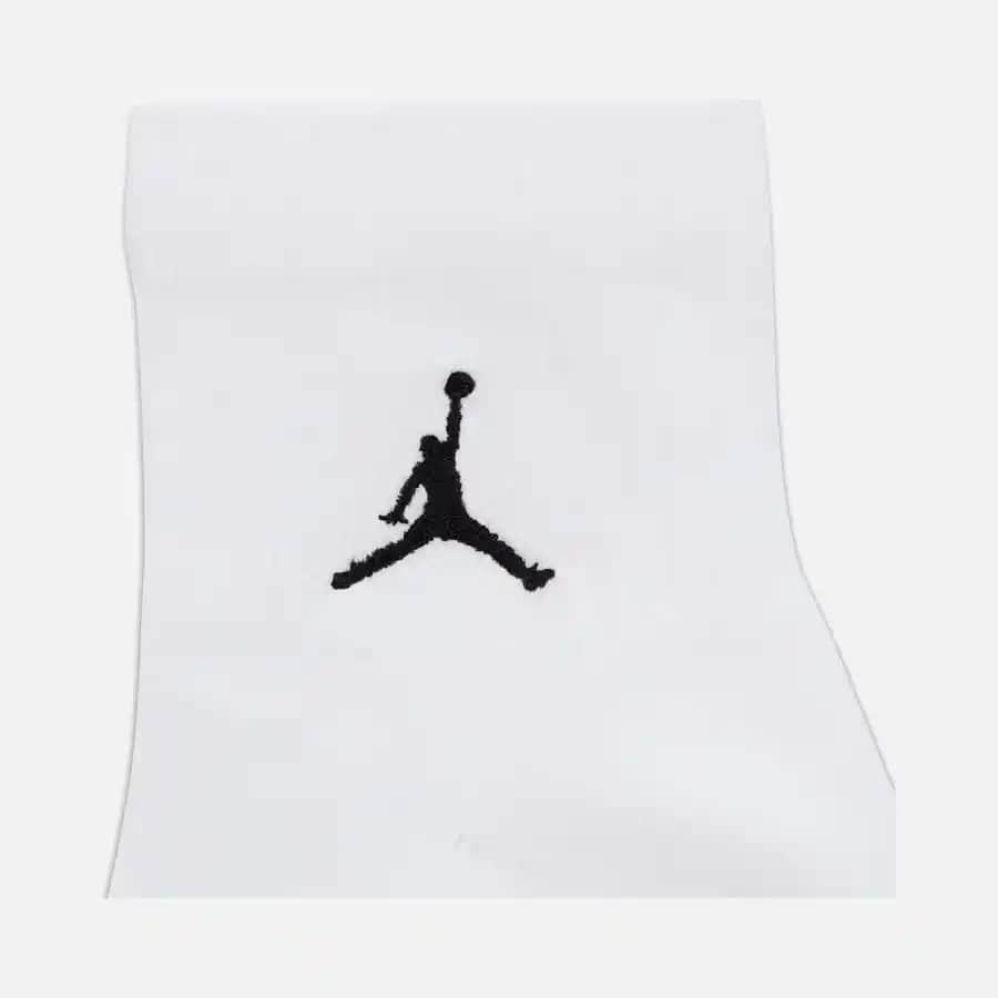 Nike Jordan Çorapları: Performans ve Tarzı Bir Arada Sunan Modern Spor Aksesuarları