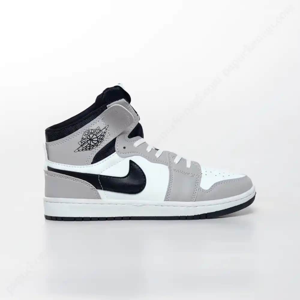 Nike Jordan Gri Ayakkabılar: Modern ve Çok Yönlü Tasarımlarla Şıklık ve Konfor