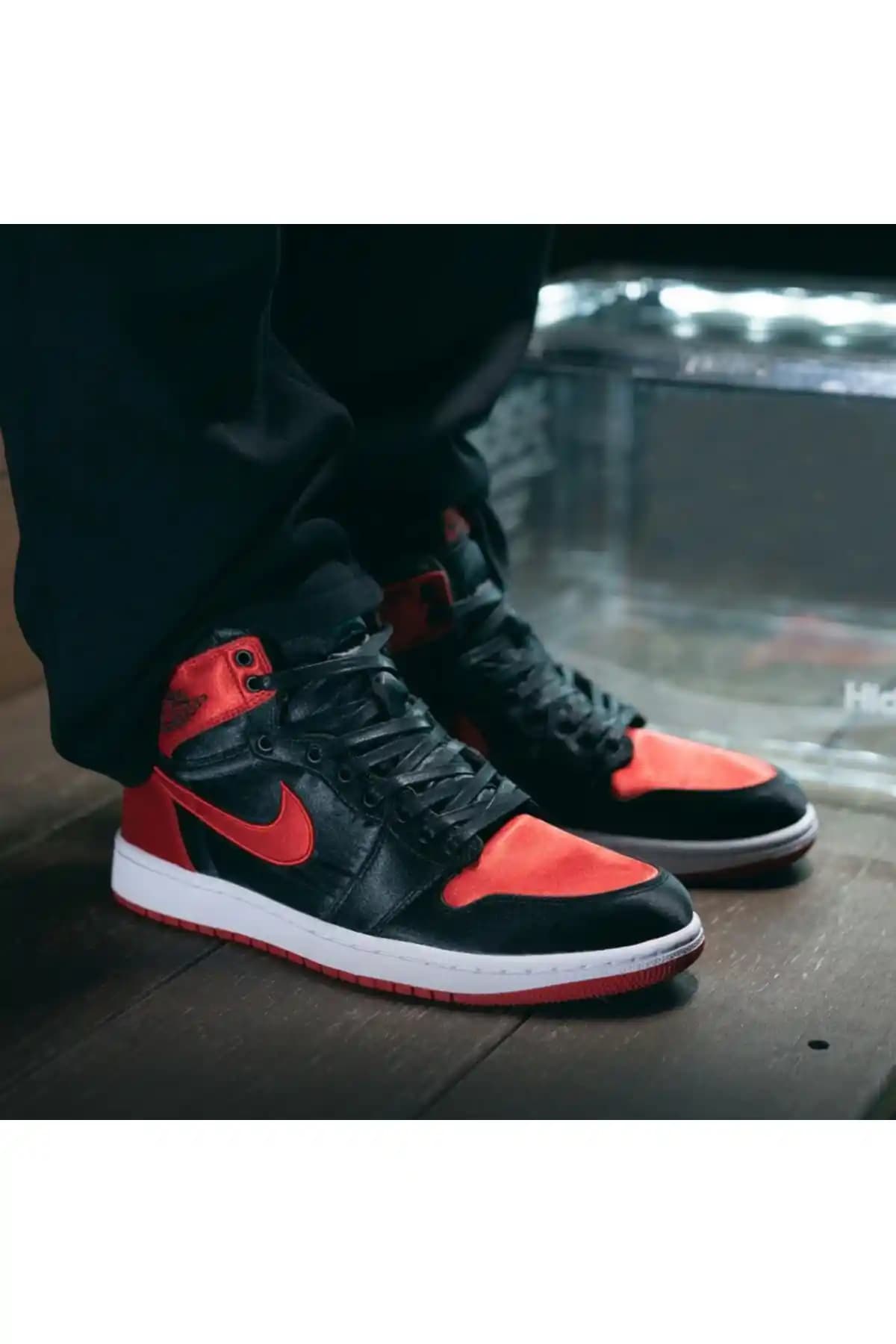 Nike Jordan Kırmızı Siyah Ayakkabılar: Şık ve Performanslı Spor Modelleri