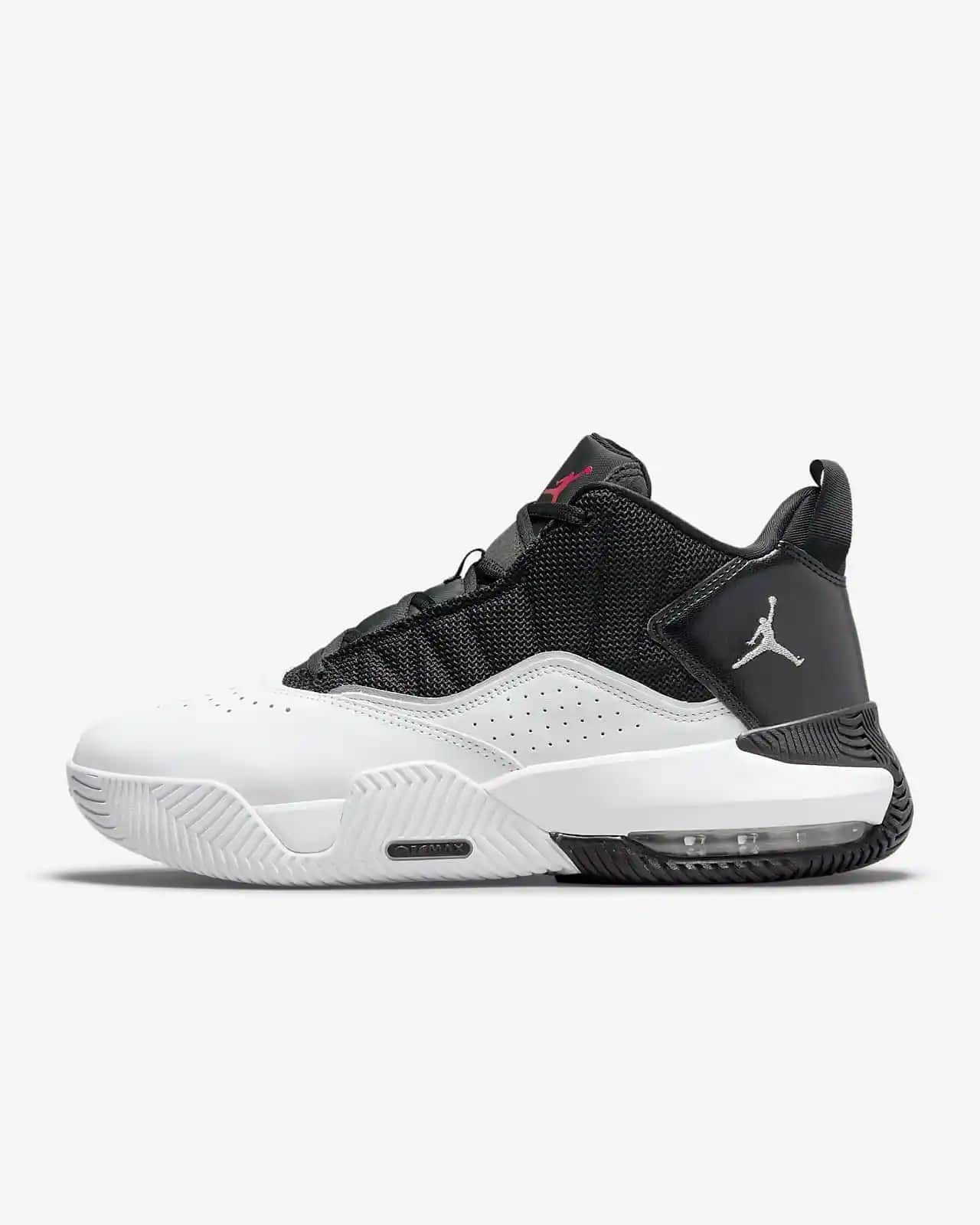 Nike Jordan Stay Loyal Serisi: Modern Tasarım ve Sadakat Temasıyla Öne Çıkan Spor Ayakkabıları