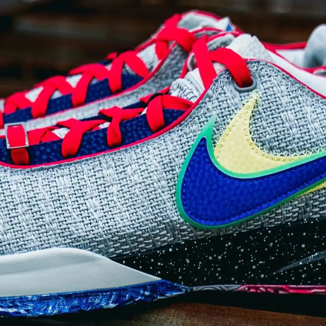 Nike LeBron 20: Performans ve Şıklığı Bir Arada Sunan Yeni Nesil Basketbol Ayakkabısı