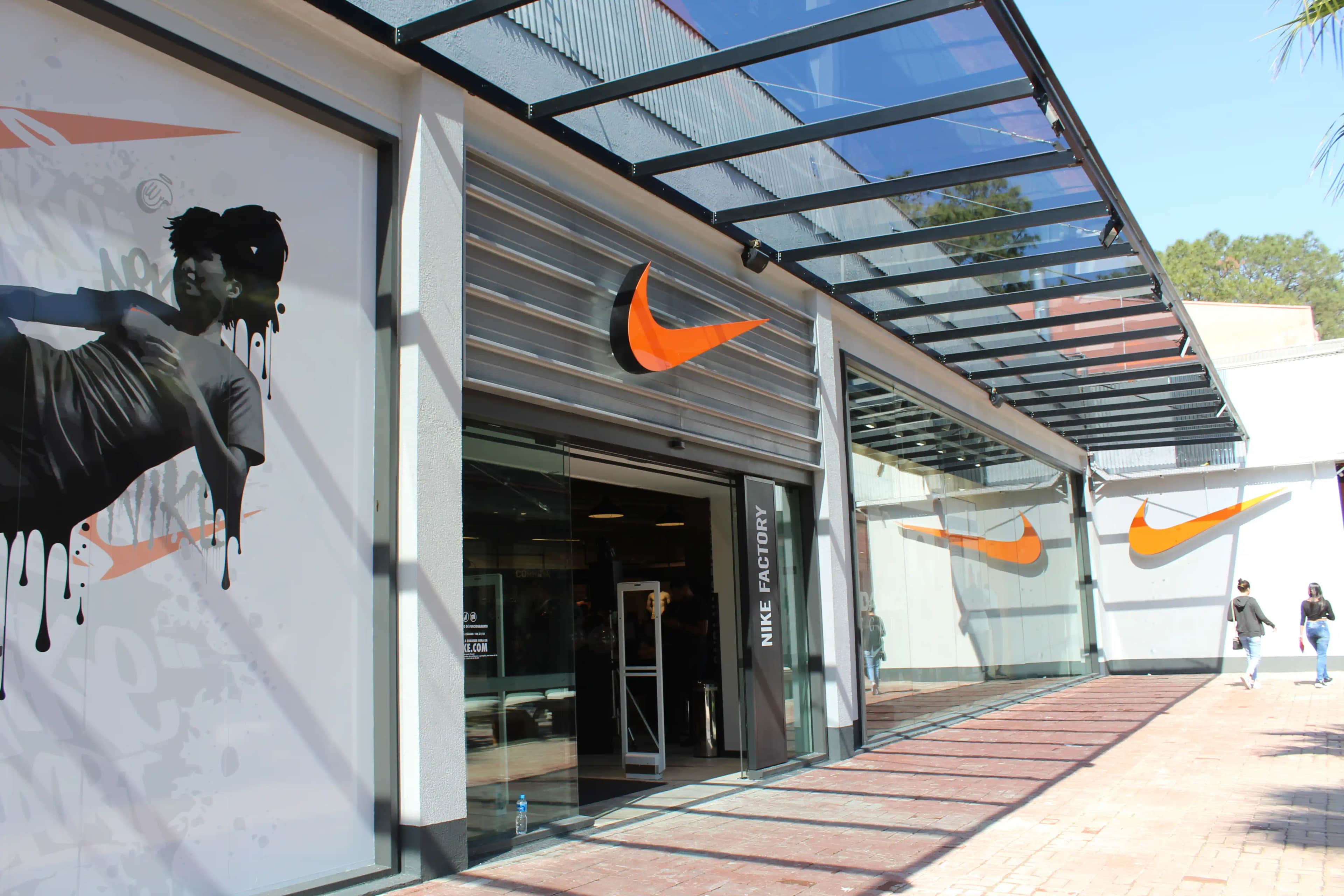 Nike Outlet Mağazalarından Uygun Fiyatlı Spor ve Günlük Ayakkabı Alışverişi Rehberi