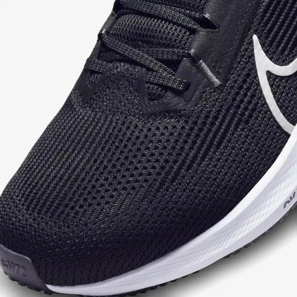 Nike Pegasus Siyah Spor Ayakkabısı: Şıklık ve Performansı Bir Arada Sunar