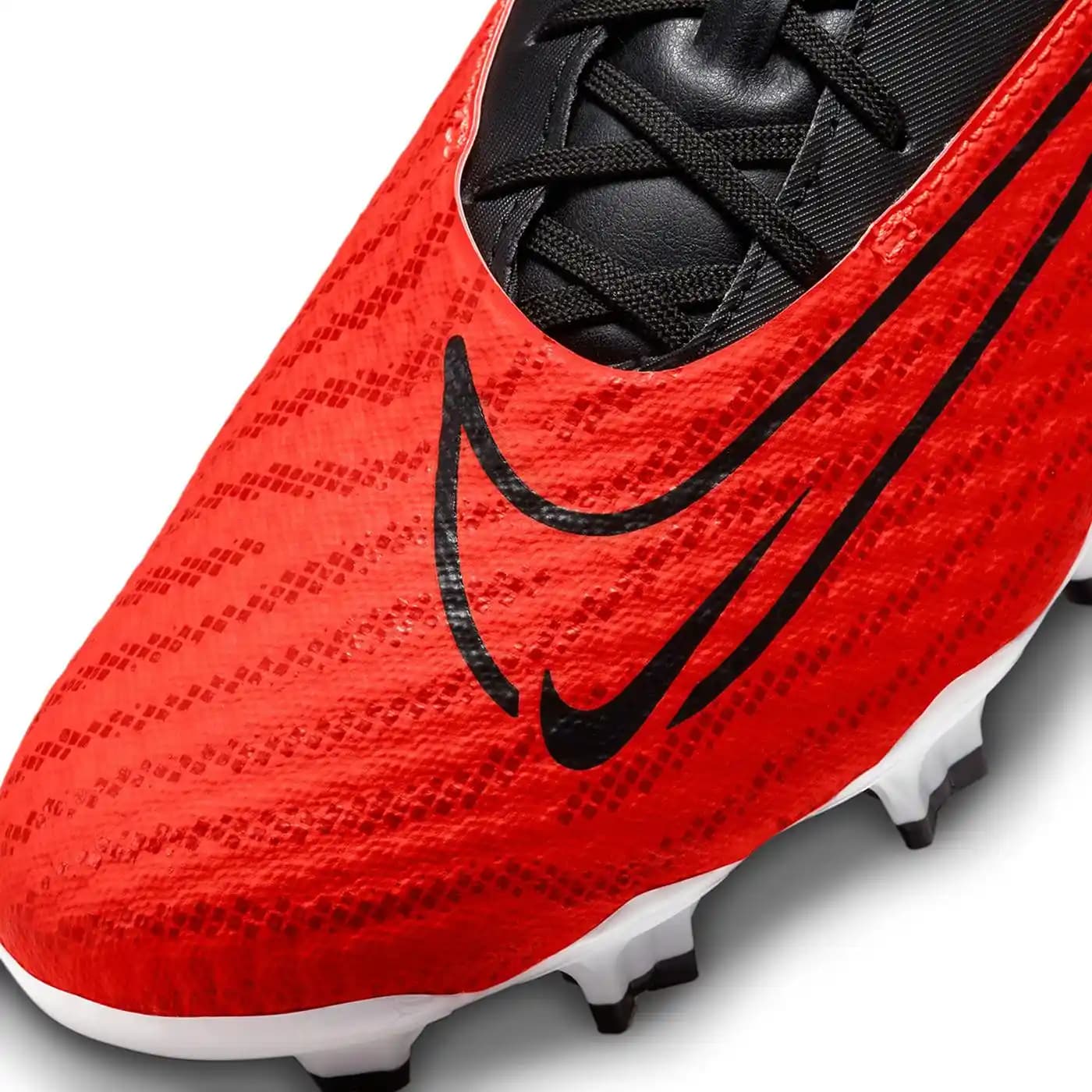 Nike Phantom GX Krampon Özellikleri ve Performansa Katkıları Hakkında Bilgi