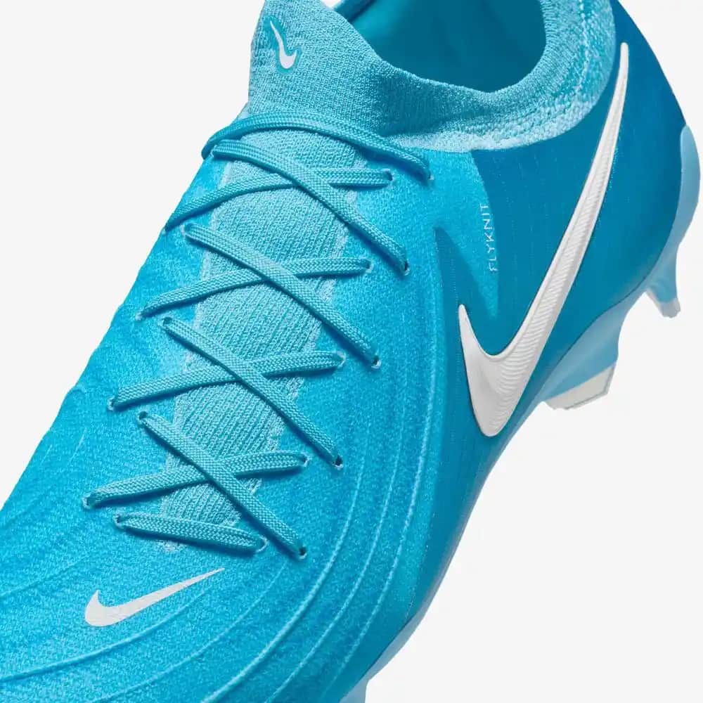 Nike Phantom GX Mavi: Modern Tasarımı ve Gelişmiş Teknolojileriyle Futbolun Yeni Favorisi