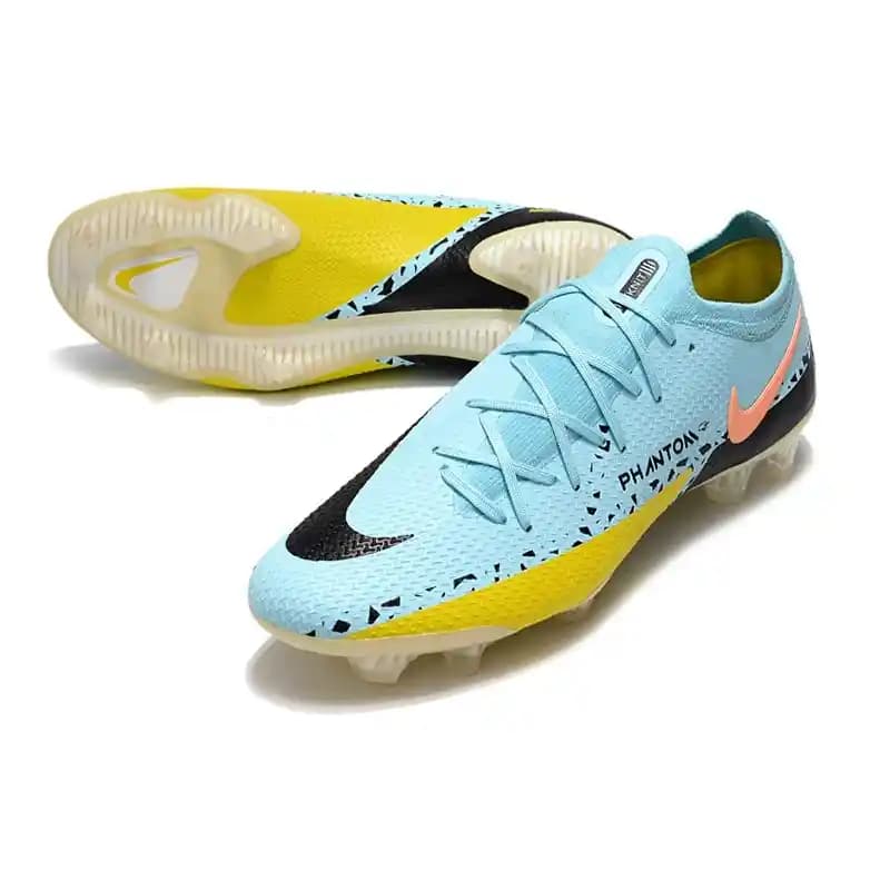 Nike Phantom Kramponlarıyla Futbol Sahalarında Üstün Performans ve Konfor