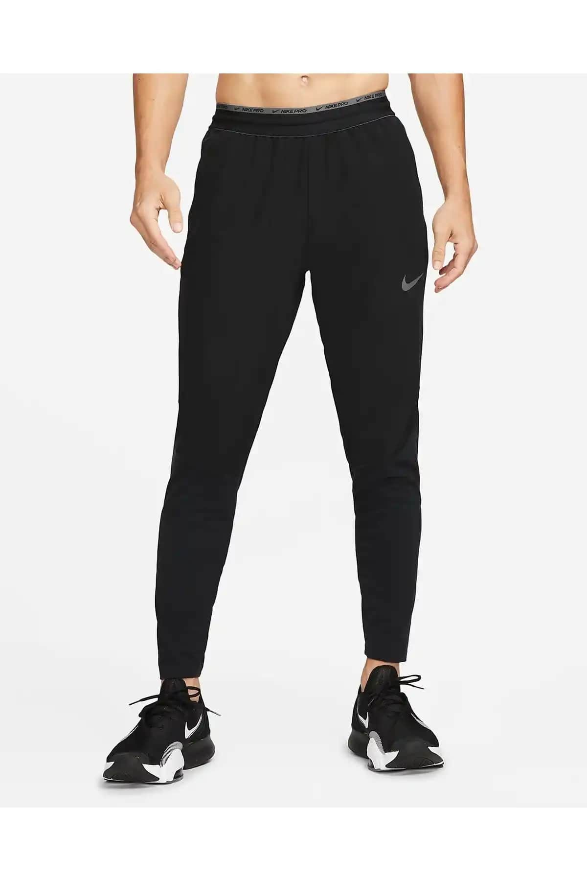 Nike Pro Eşofman: Spor ve Günlük Kullanım İçin Modern ve Teknolojik Tasarımlar