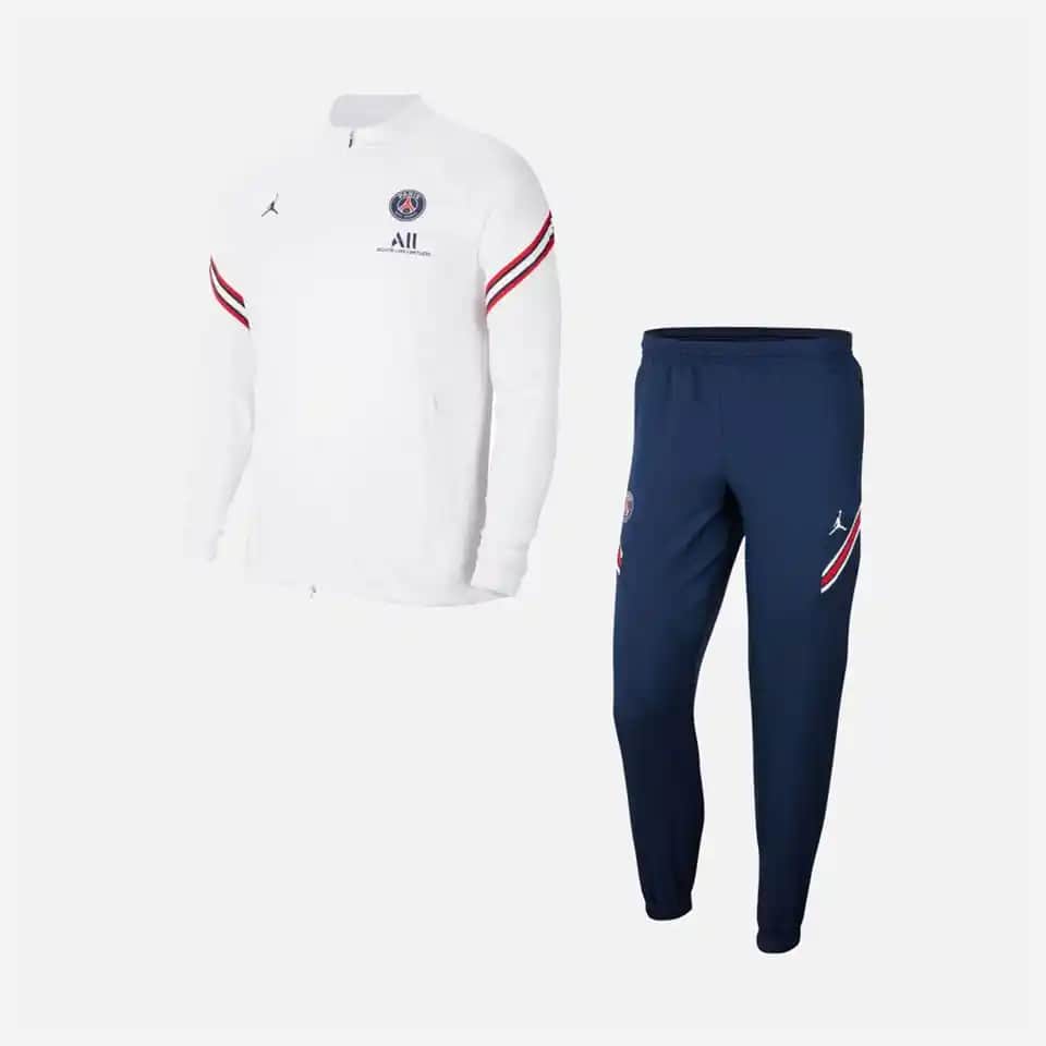 Nike PSG Eşofmanlar: Spor Şıklığını ve Konforu Bir Arada Sunan Modern Tasarımlar