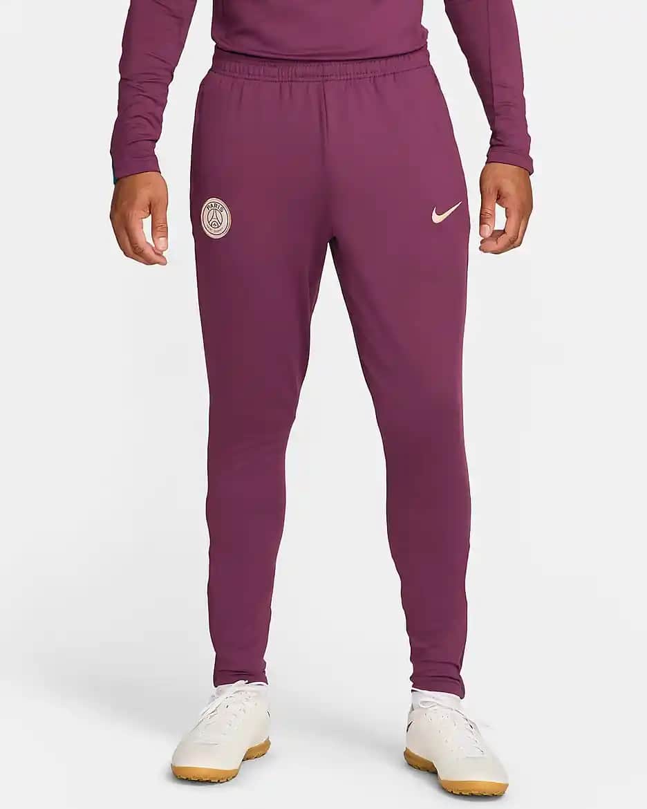 Nike PSG İşbirliğiyle Tasarlanan Eşofman Altları Spor Şıklığını ve Konforu Bir Arada Sunar