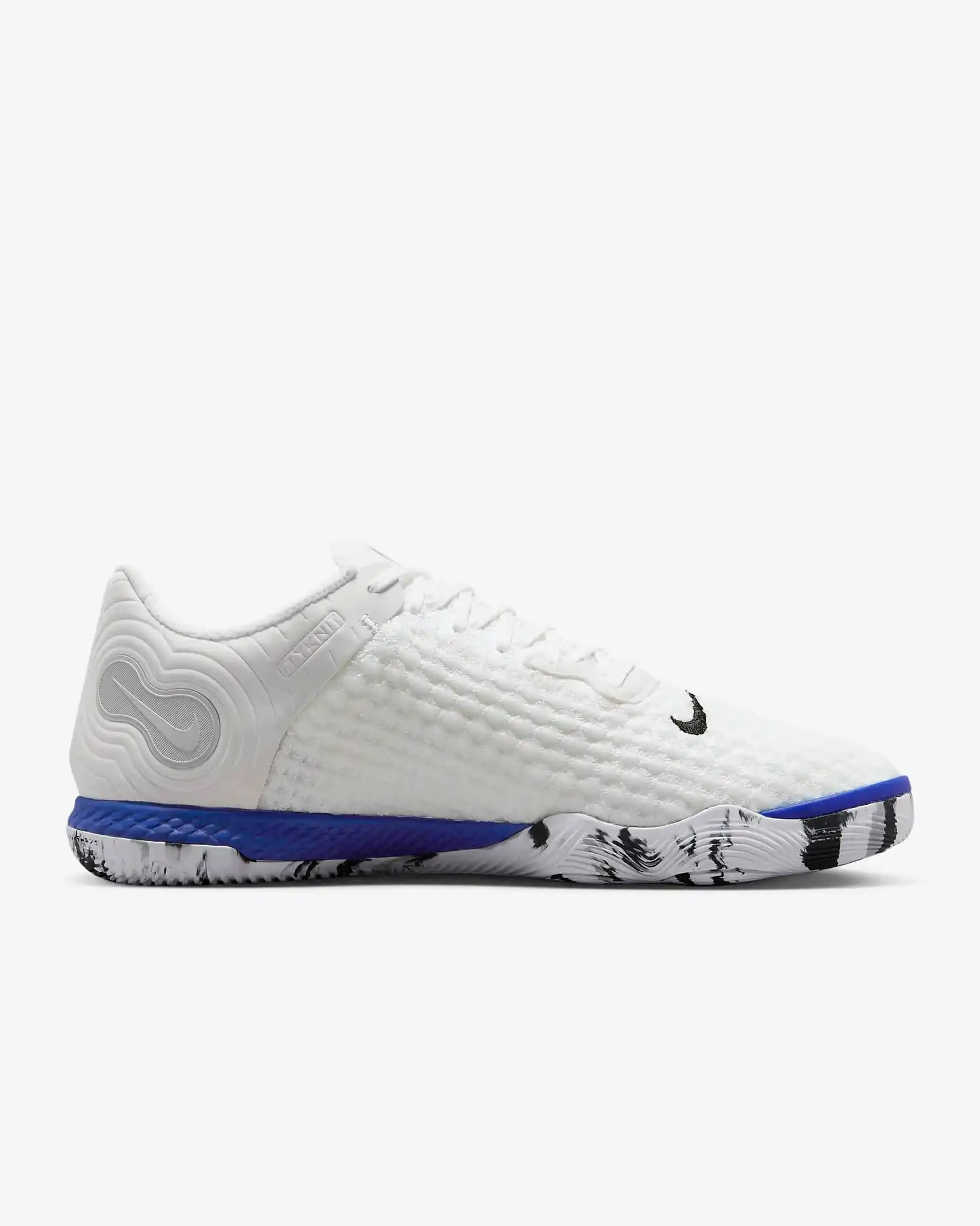 Nike React Gato: Yüksek Performans ve Konfor Sunan Çok Yönlü Futbol Ayakkabısı