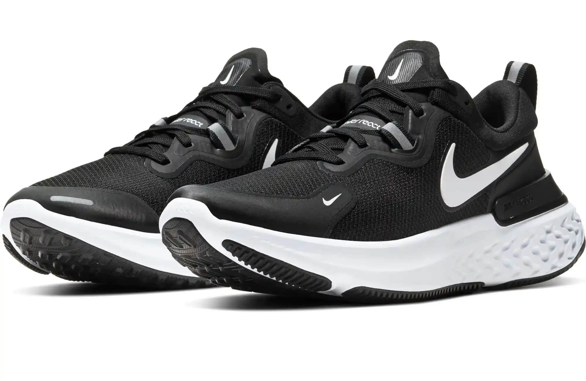 Nike React Miler: Günlük Koşular ve Şehir Hayatı İçin Konforlu ve Şık Spor Ayakkabı