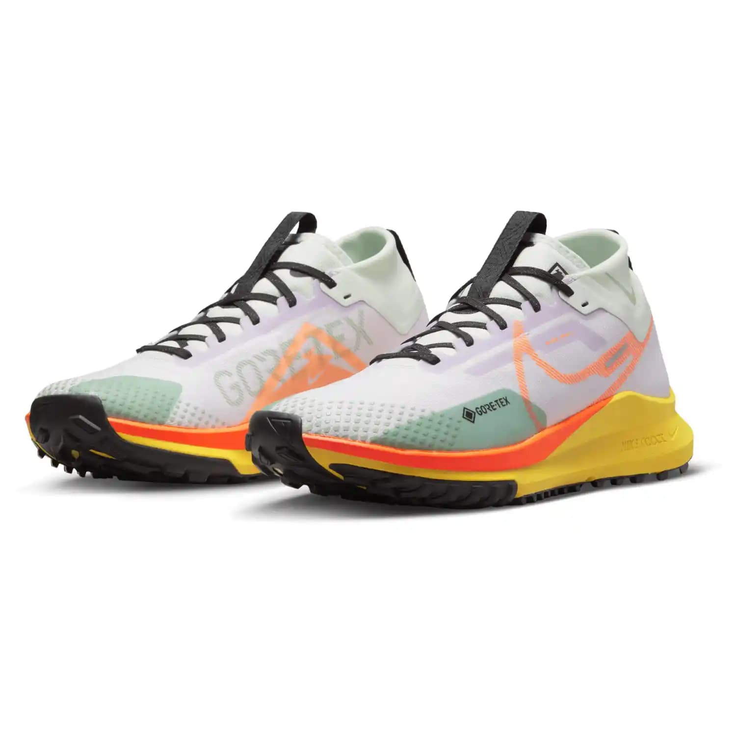 Nike React Pegasus Trail 4: Çok Yönlü ve Yenilikçi Koşu ve Doğa Yürüyüşü Ayakkabısı