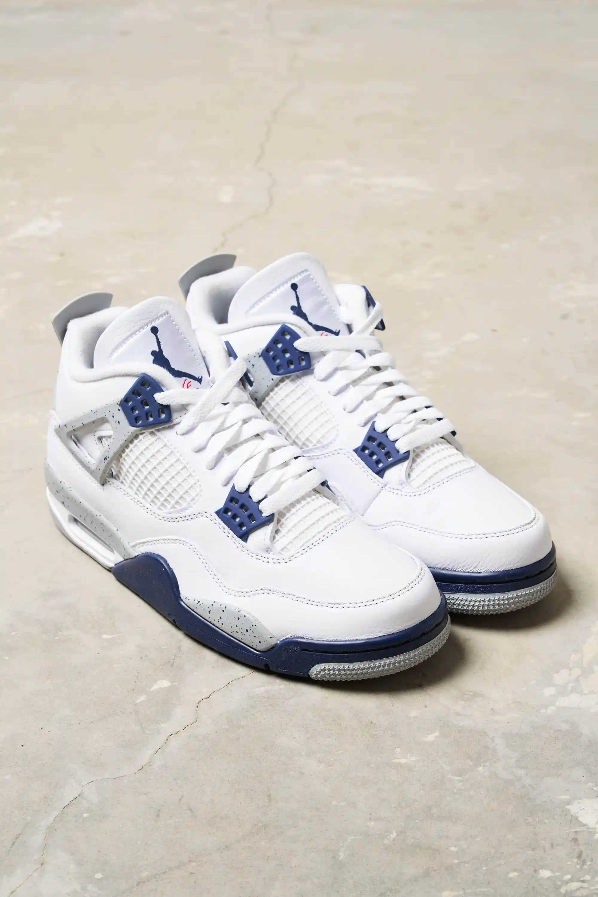 Nike Retro Ayakkabılar: Geçmişin Şıklığını Günümüze Taşıyan Moda Trendi