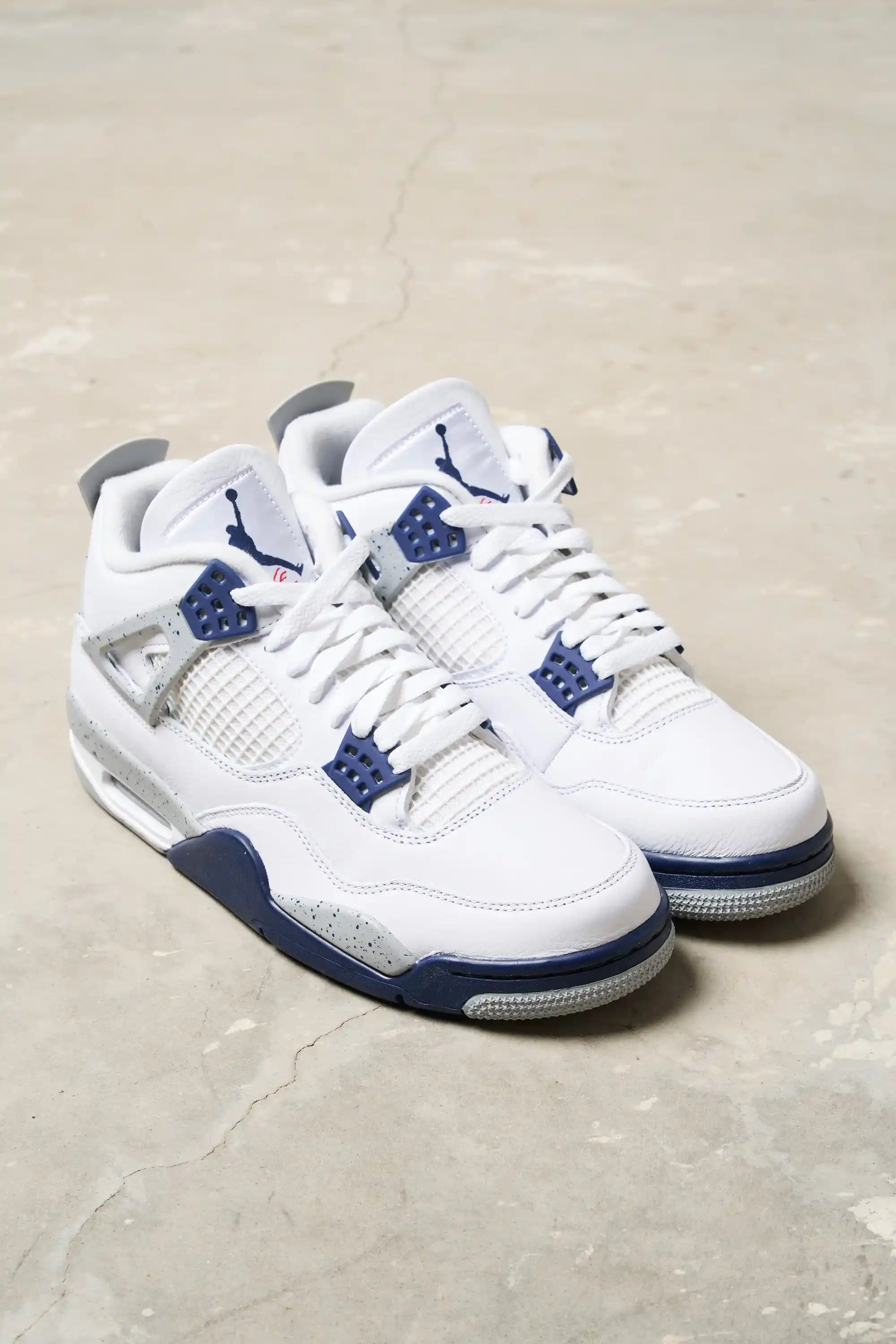 Nike Retro Ayakkabılar: Geçmişin Şıklığını Günümüze Taşıyan Moda Trendi