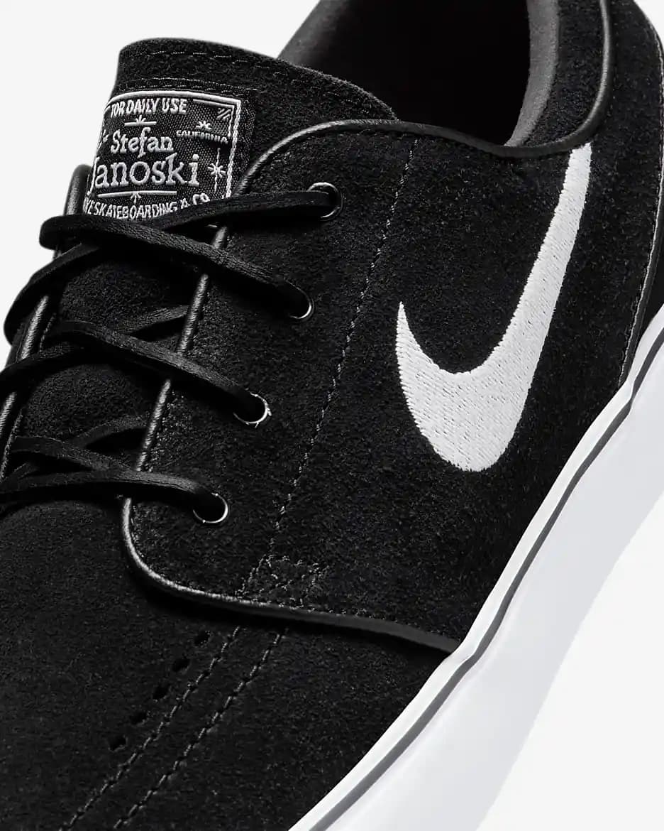 Nike SB Janoski: Sokak ve skate kültürünün ikonik ayakkabısı hakkında detaylar ve stil önerileri