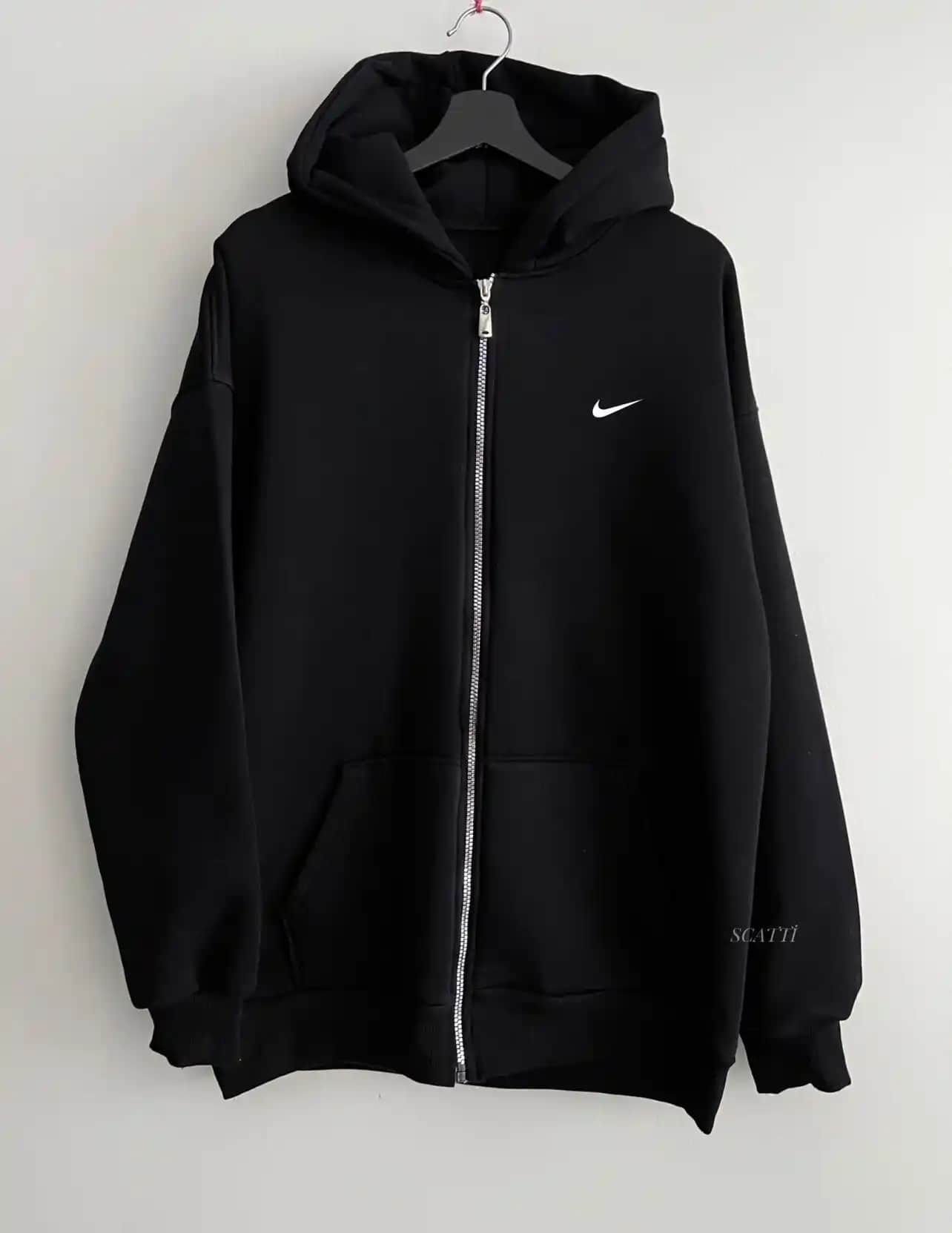 Nike Siyah Hırka Modelleri ve Kombinasyon Önerileri Spor ve Günlük Şıklık İçin