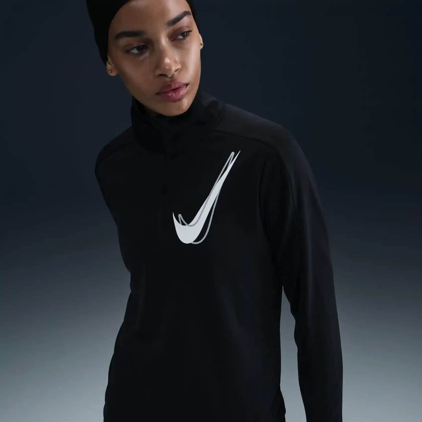 Nike Siyah Sweatshirt Modelleri ve Kombinasyon İpuçları ile Şıklık ve Konfor