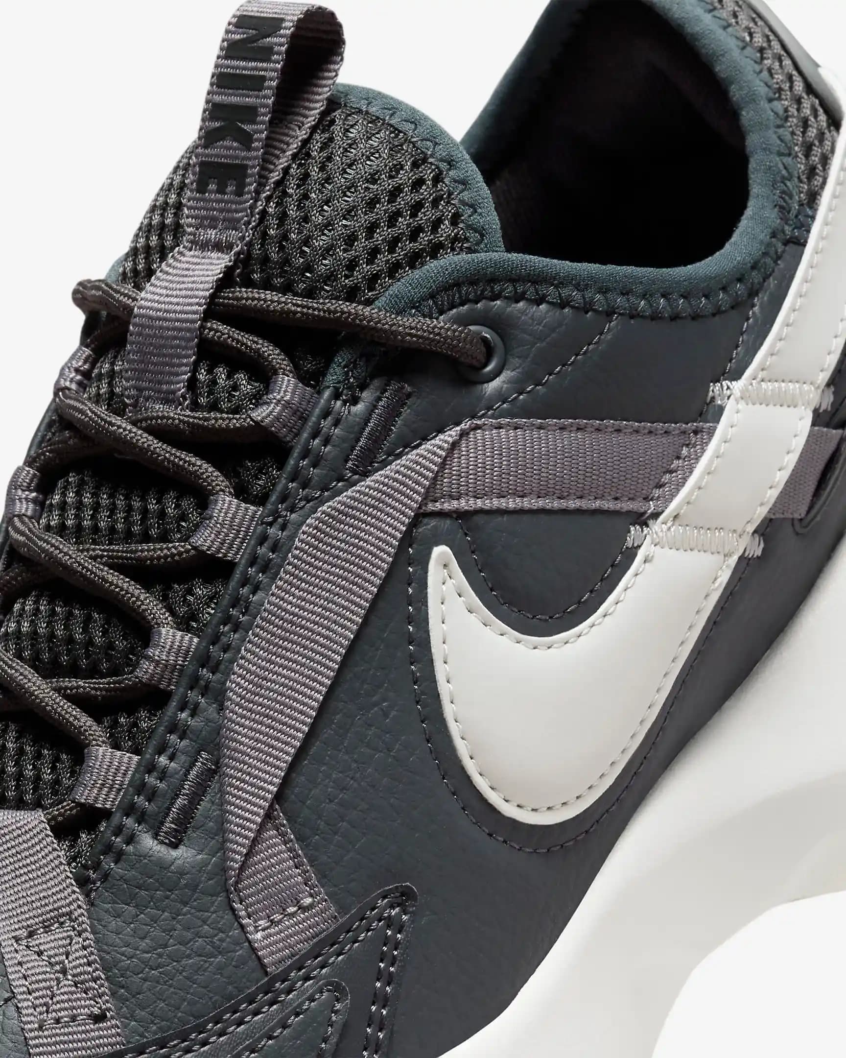 Nike TC 7900: Modern Tasarım ve Konforun Buluştuğu Spor Ayakkabı Modeli