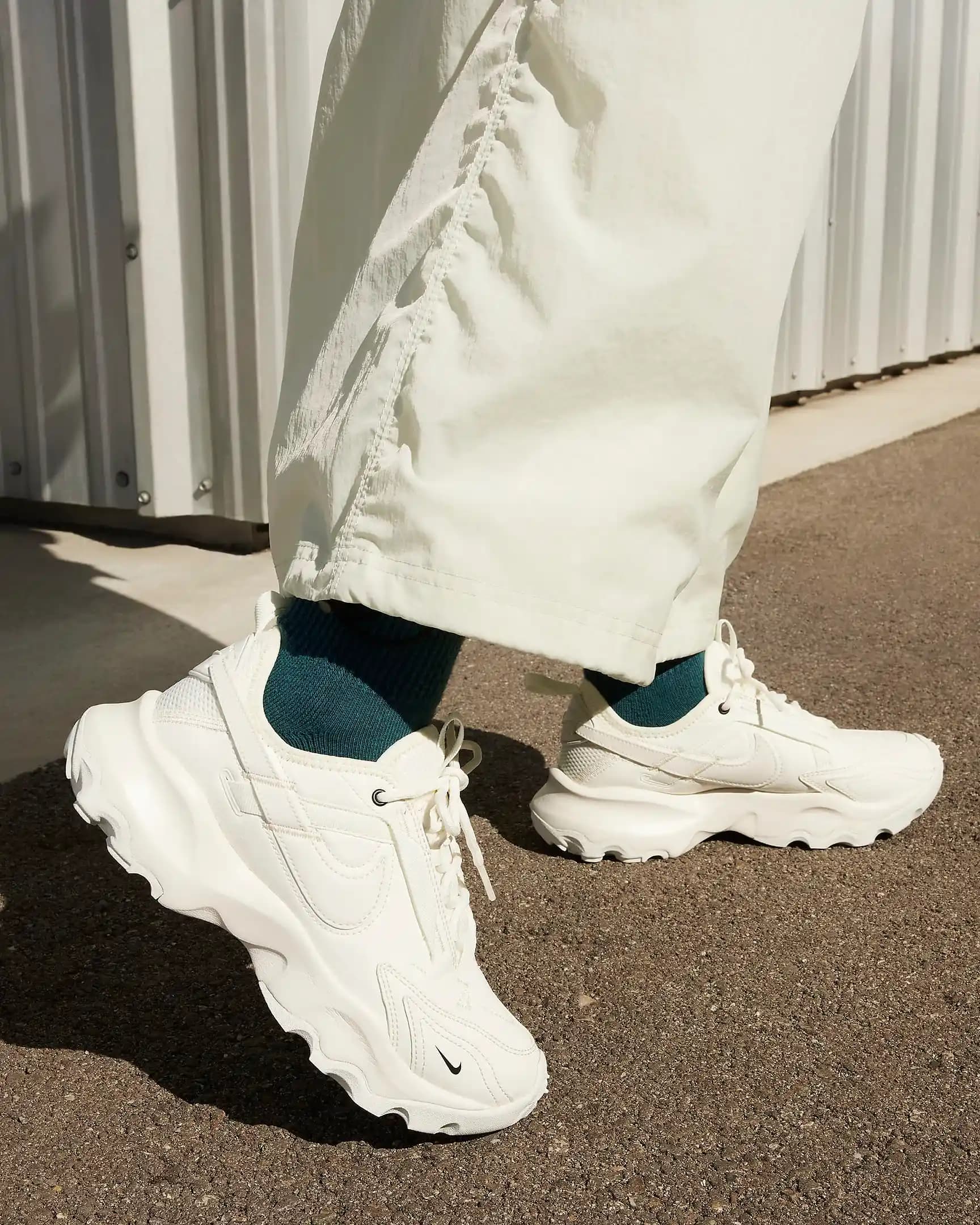 Nike TC: Performans ve Şıklığı Bir Arada Sunan Modern Spor Ayakkabıları