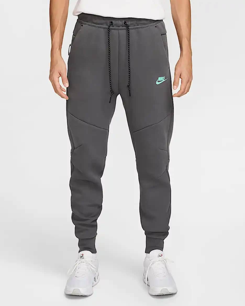 Nike Tech Fleece Joggers: Konfor ve Şıklığın Modern Spor Giyim Trendleri