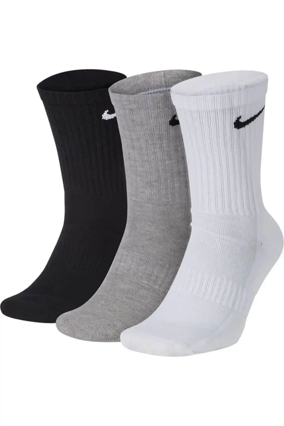 Nike Tenis Çorapları: Spor ve Günlük Kullanım İçin Konfor ve Performans Artırıcı Seçenekler