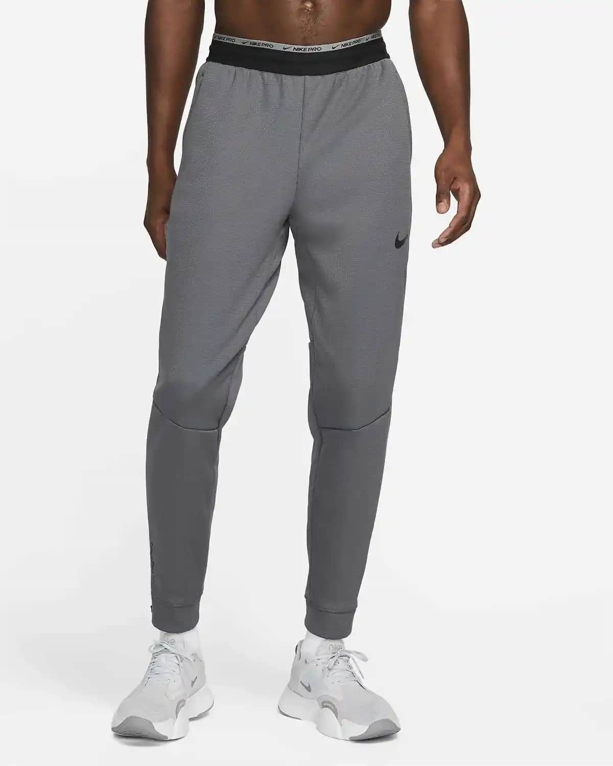 Nike Therma Fit Eşofman Altı: Termal Koruma ve Şıklık Bir Arada Günlük ve Spor Kullanımına Uygun