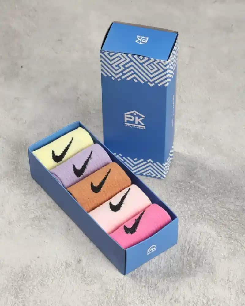 Nike Uzun Çoraplar: Spor ve Günlük Kullanım İçin Konfor ve Stil Sunar