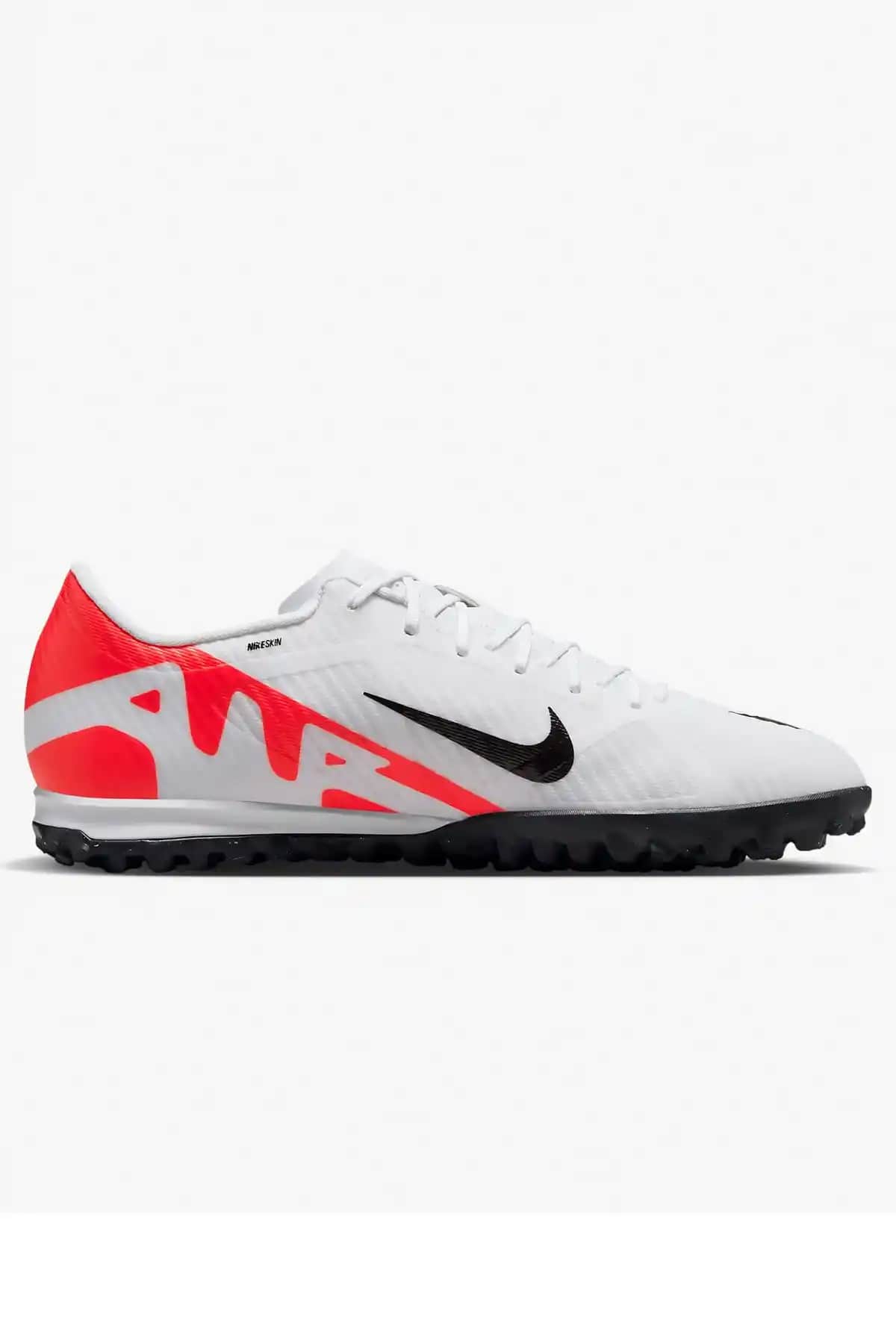 Nike Vapor Halı Saha Ayakkabıları: Performans ve Konforun Uyumuyla Sahada Fark Yaratın