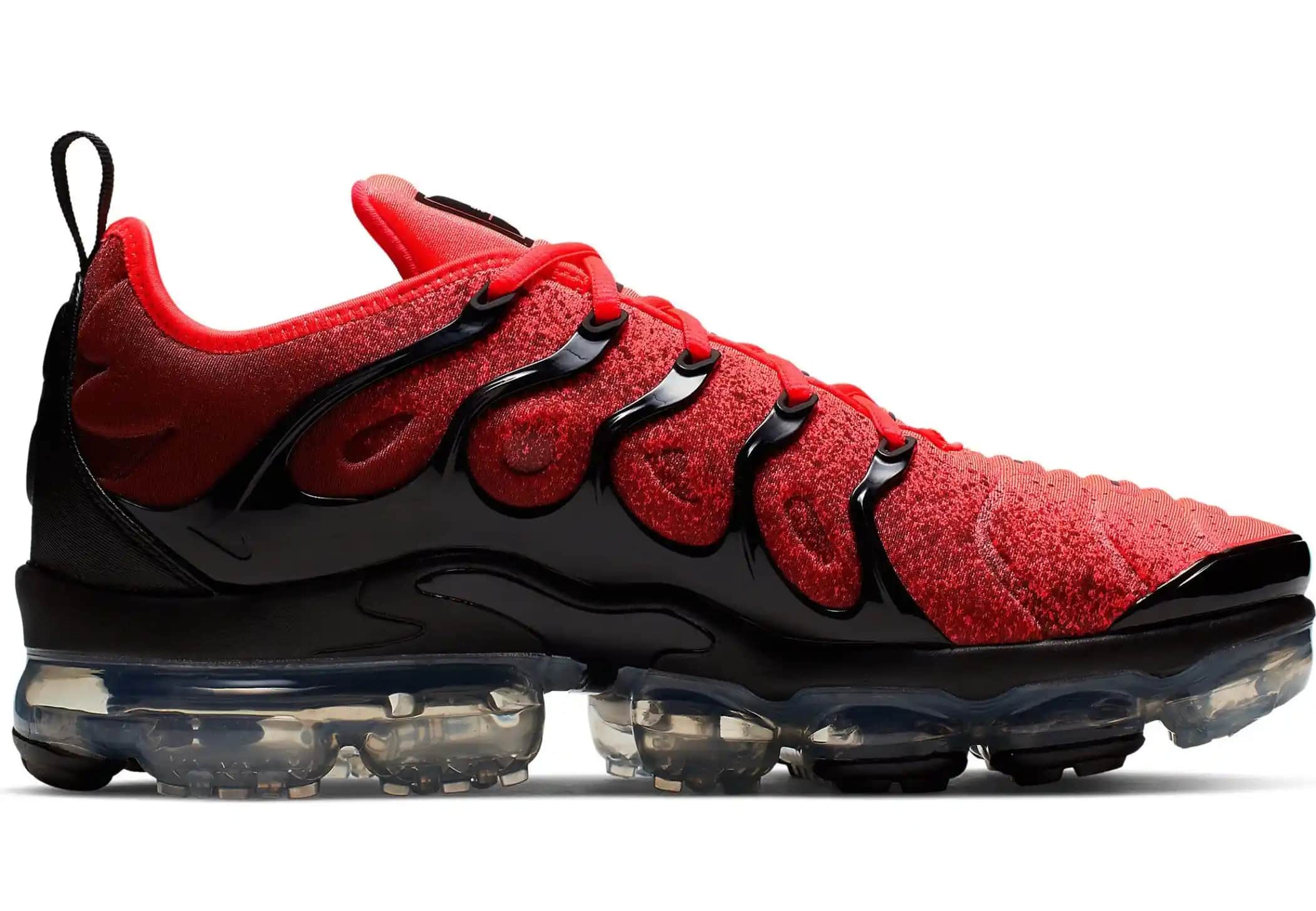 Nike Vapormax Plus: Modern Tasarımı ve Konforuyla Öne Çıkan Spor Ayakkabı Seçenekleri