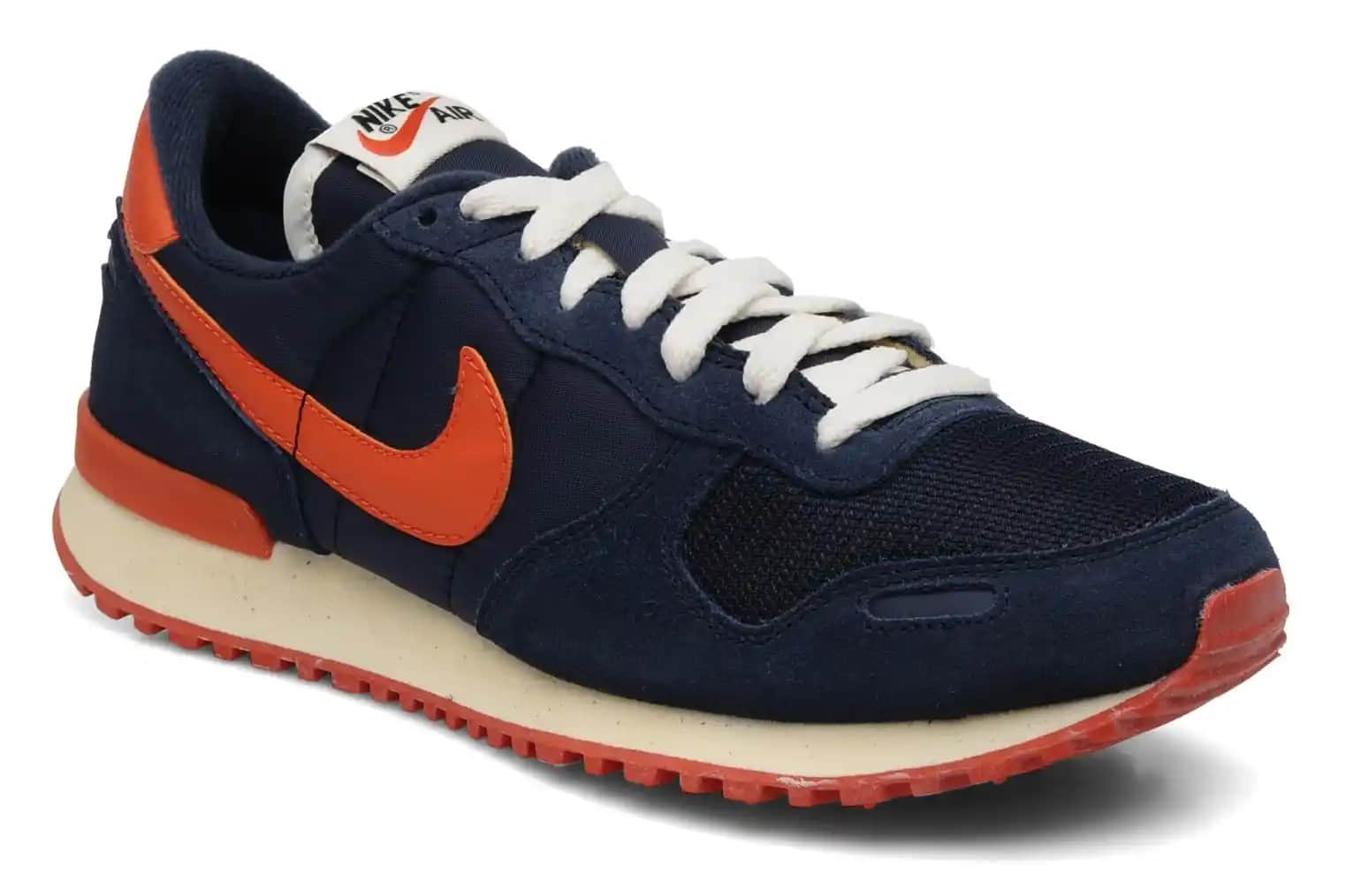 Nike Vortex: Modern Tasarımı ve Konforuyla Günlük Spor Ayakkabısı Seçenekleri