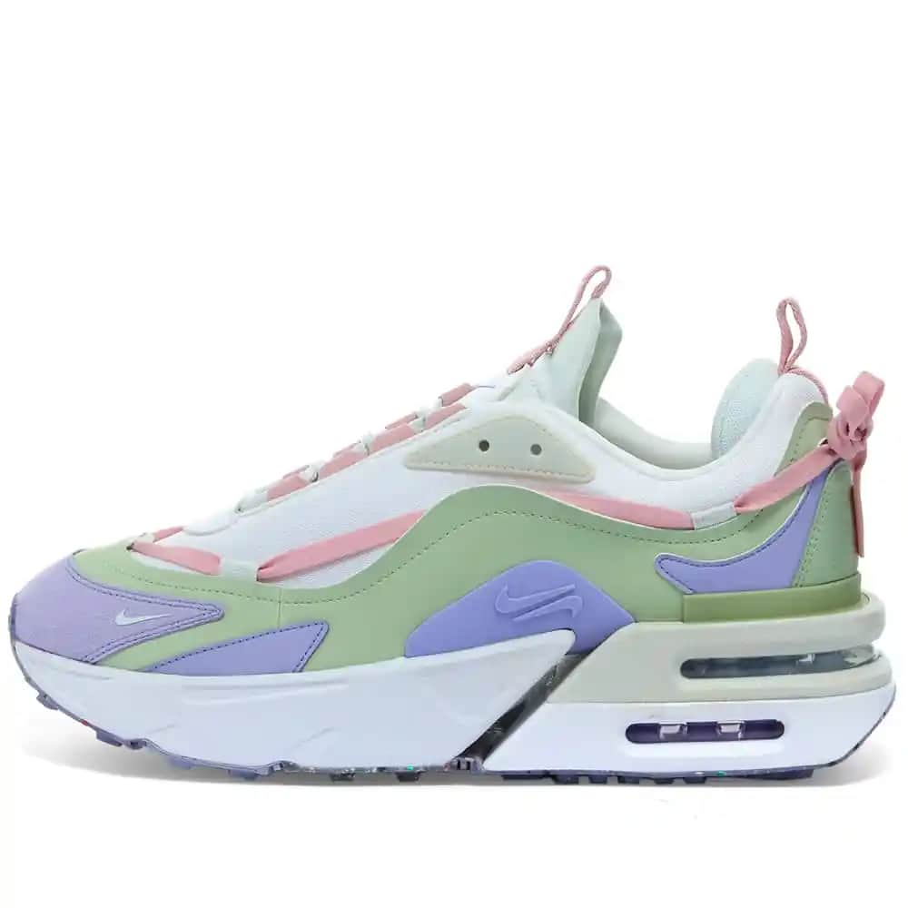Nike W Air Max Furyosa: Modern Tasarım ve Konforu Bir Arada Sunan Güncel Spor Ayakkabı
