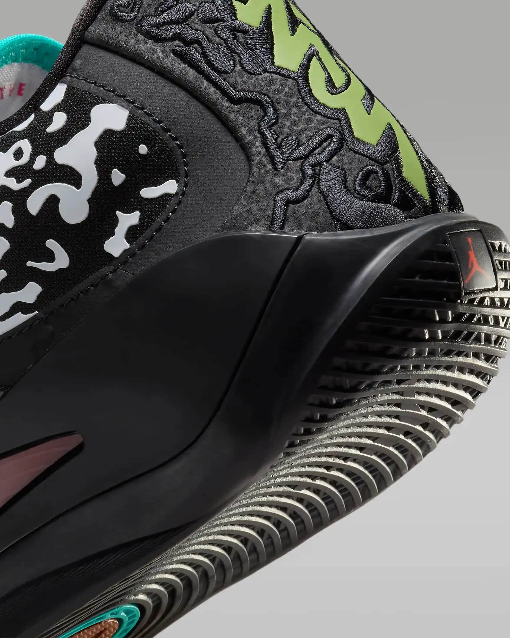 Nike Zion Serisi Spor ve Moda İçin Performans ve Şıklık Sunan Ayakkabılar