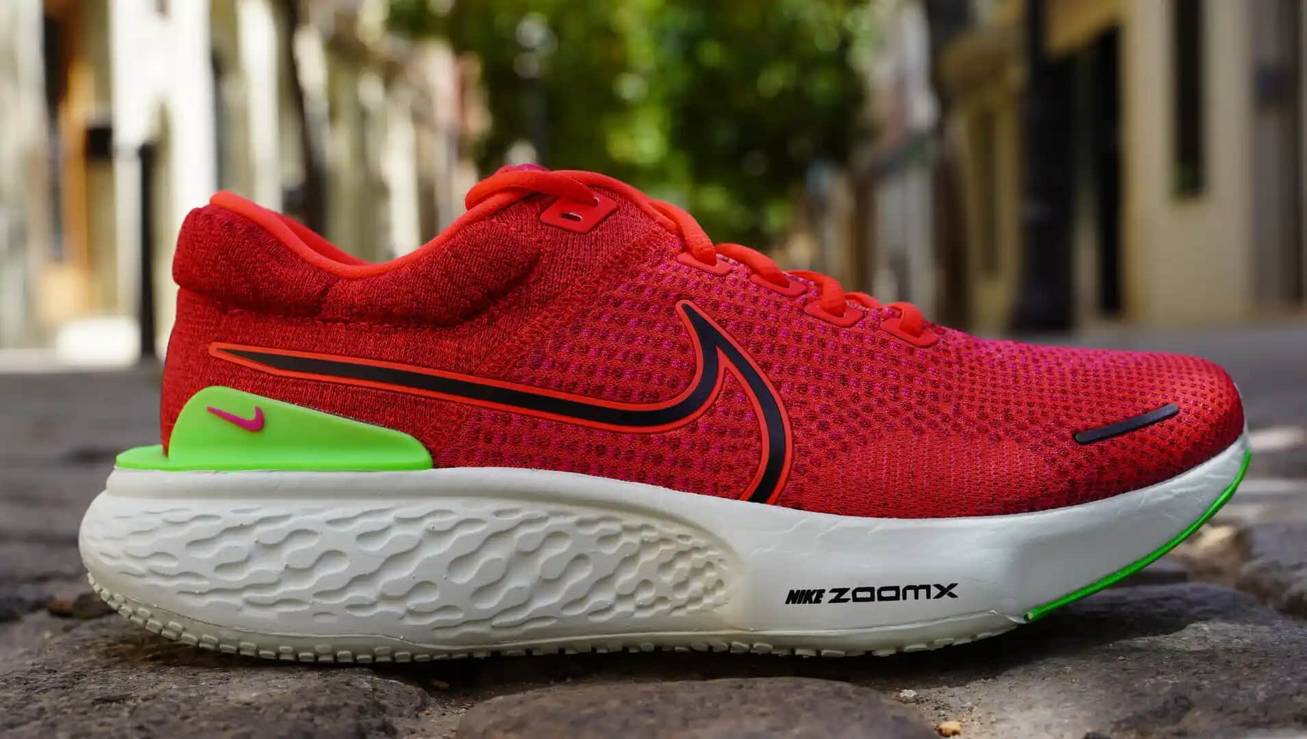 Nike ZoomX Invincible Run Flyknit 2: Yüksek Performans ve Konfor Sunan Koşu Ayakkabısı
