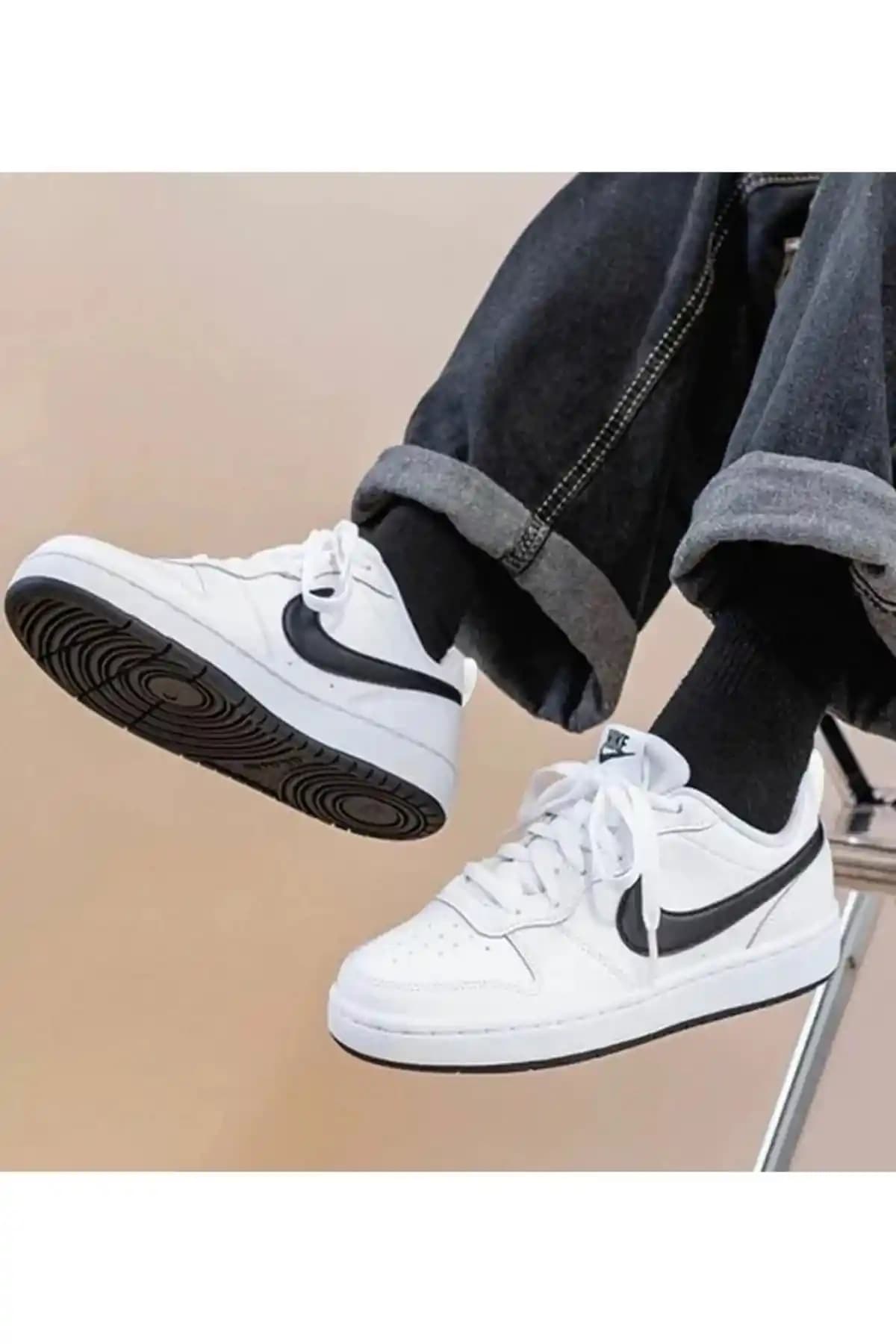 Nike’un Unisex Ayakkabıları: Tarz ve Fonksiyonun Birleştiği Modern Seçenekler