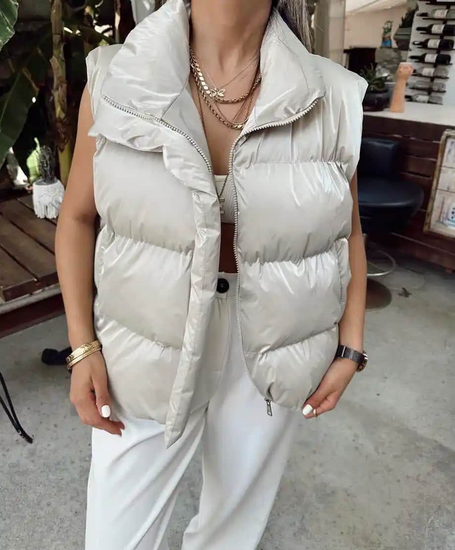 Parlak Yelek Modası: Stil ve Fonksiyonellik İçin Güncel Trendler ve Kombinasyon İpuçları