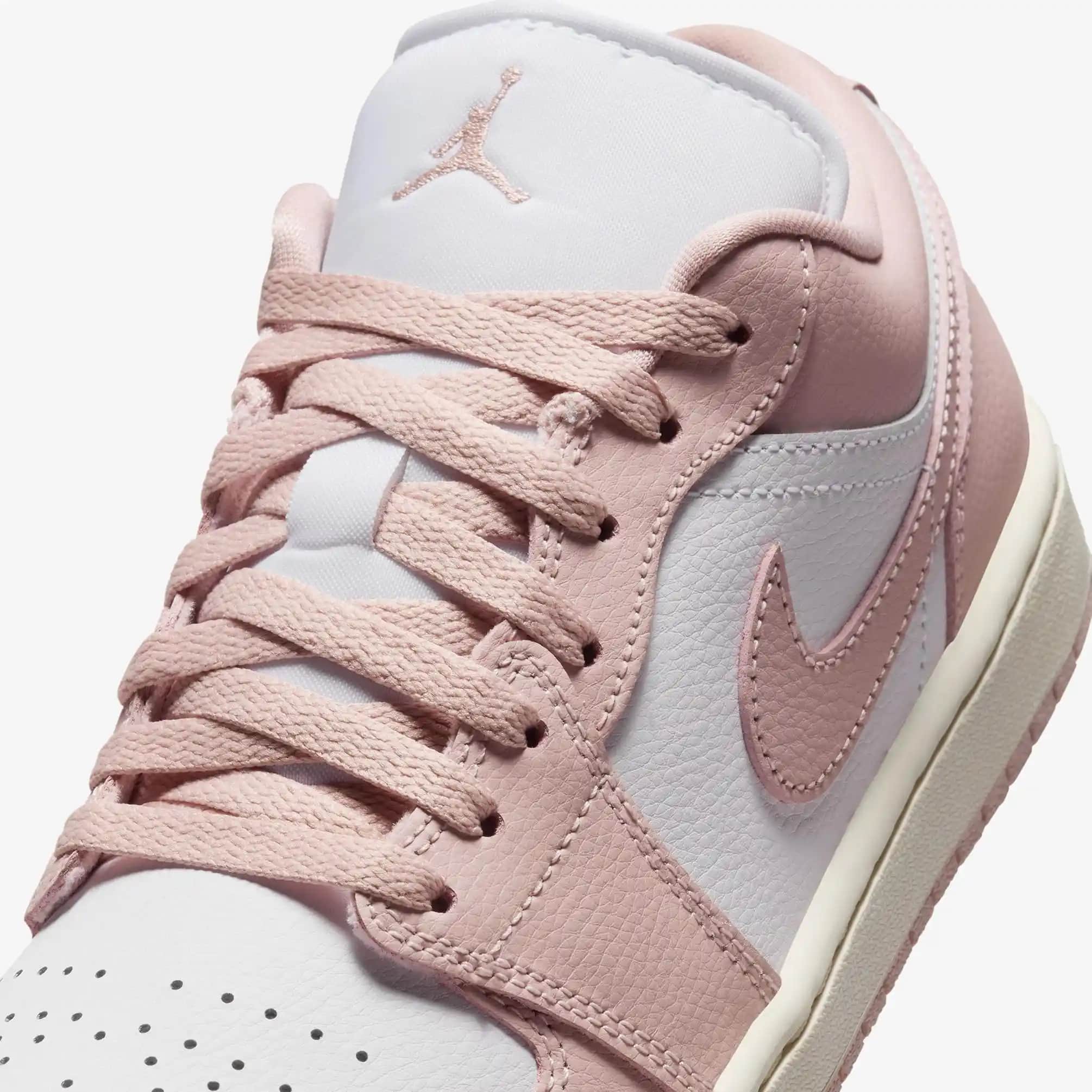 Pembe Nike Jordan Ayakkabılar: Şıklık ve Konforun Modern Buluşması