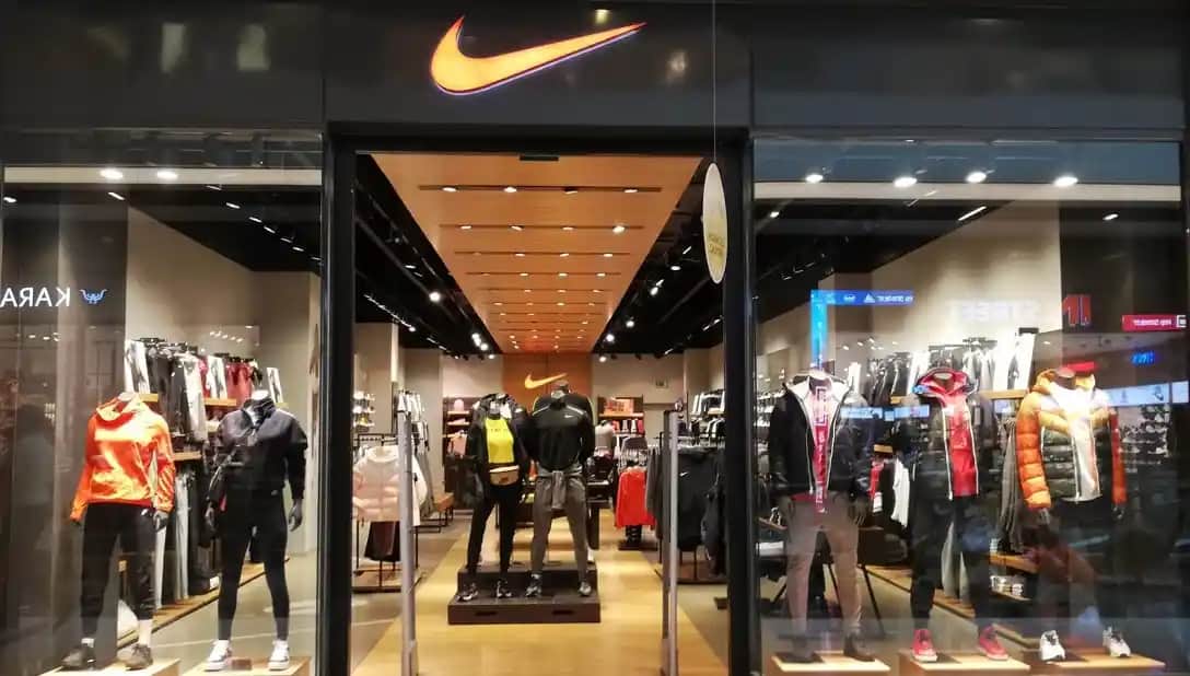 Piazza AVM’de Nike Mağazası: Spor ve Şıklığın Buluşma Noktası