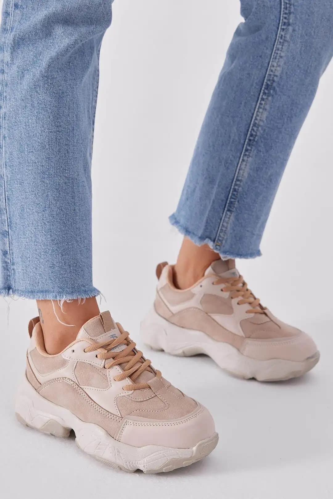 Poli Taban Ayakkabılar: Konfor ve Estetiğin Modern Buluşması