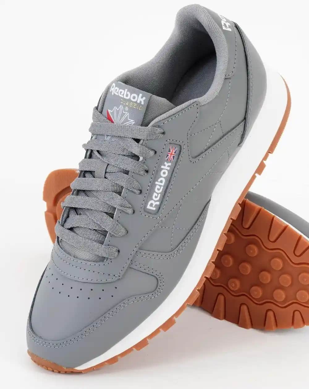Reebok Classic Leather: Şıklık ve Konforu Bir Arada Sunan Klasik Spor Ayakkabı