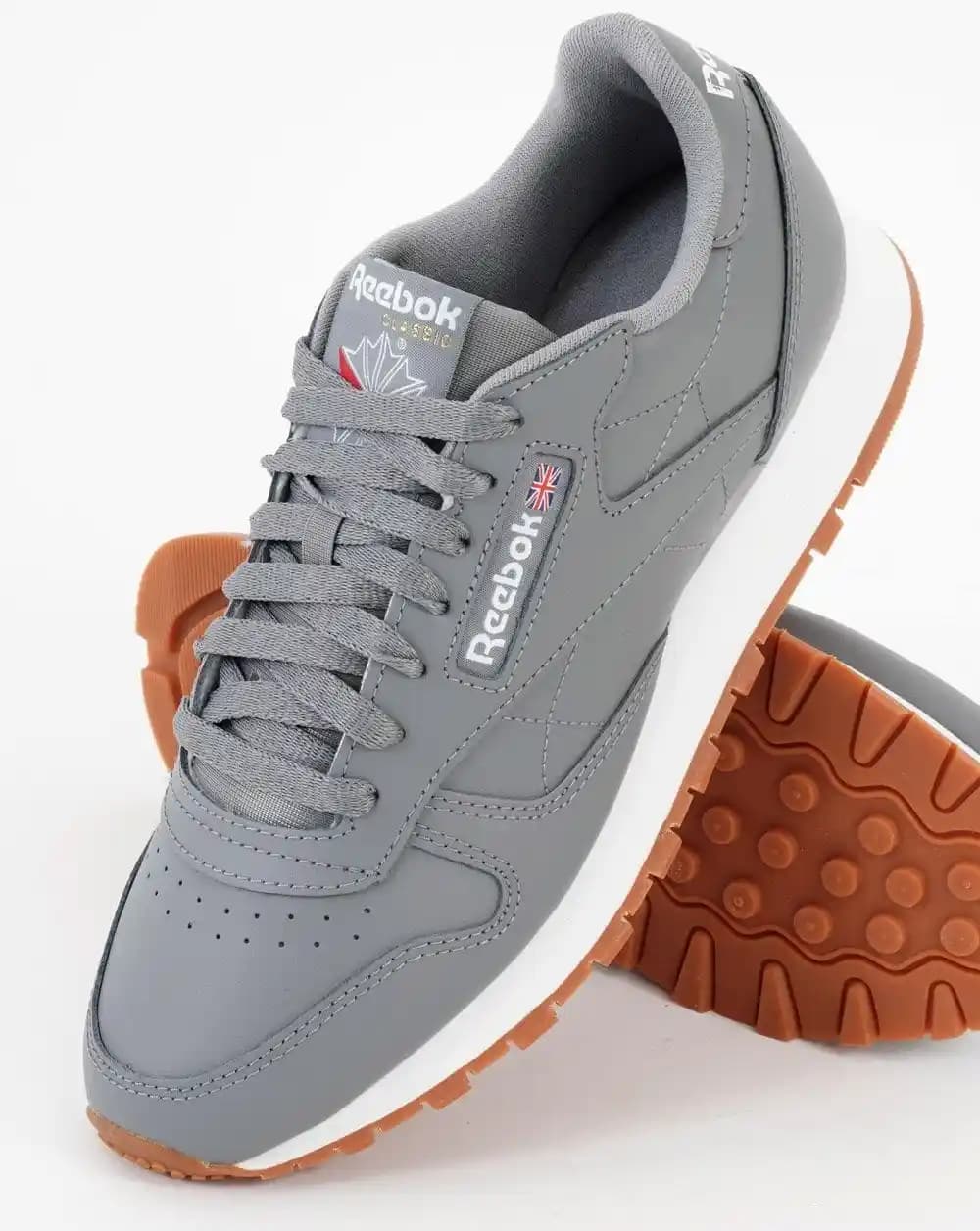Reebok Classic Leather: Şıklık ve Konforu Bir Arada Sunan Klasik Spor Ayakkabı